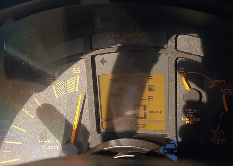 1990 Chevrolet Corvette из США, поврежденный, VIN 1G1YY2384L5119632